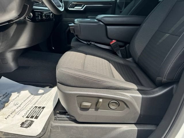 2025 Chevrolet Silverado 1500 — detail view