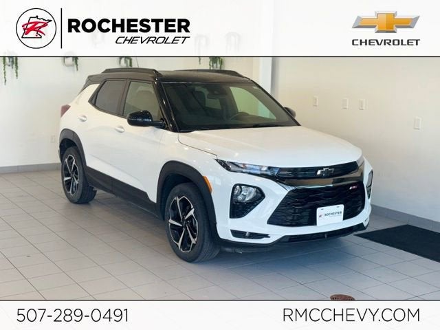 2022 Chevrolet Trailblazer RS in Summit White — front three-quarter view