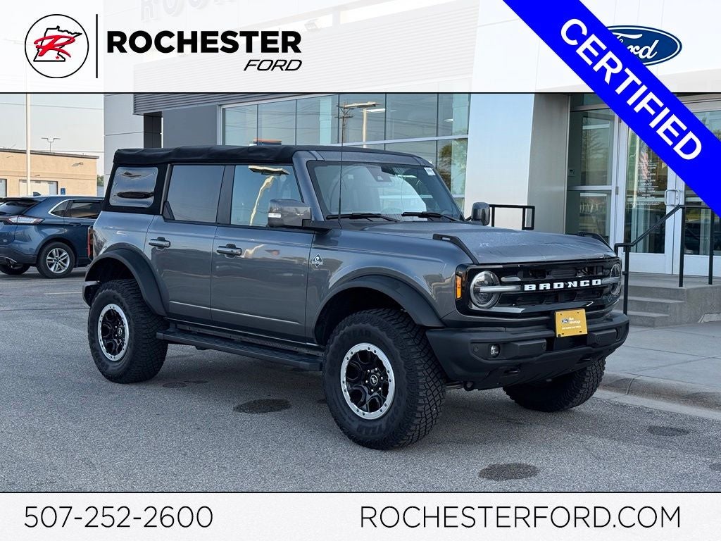 2022 Ford Bronco Outer Banks in Carbonized Gray Metallic — front three-quarter view