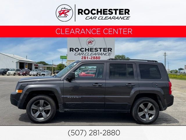 2015 Jeep Patriot Latitude in Crystal Metallic — front three-quarter view