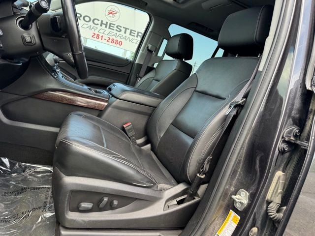 2017 GMC Yukon — detail view